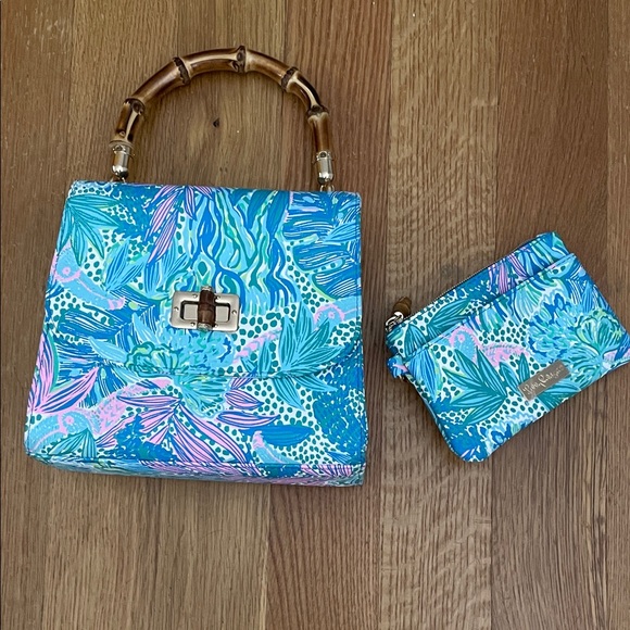 Lilly Pulitzer small bag with bamboo handles and coin purse. Like new! - Picture 1 of 7